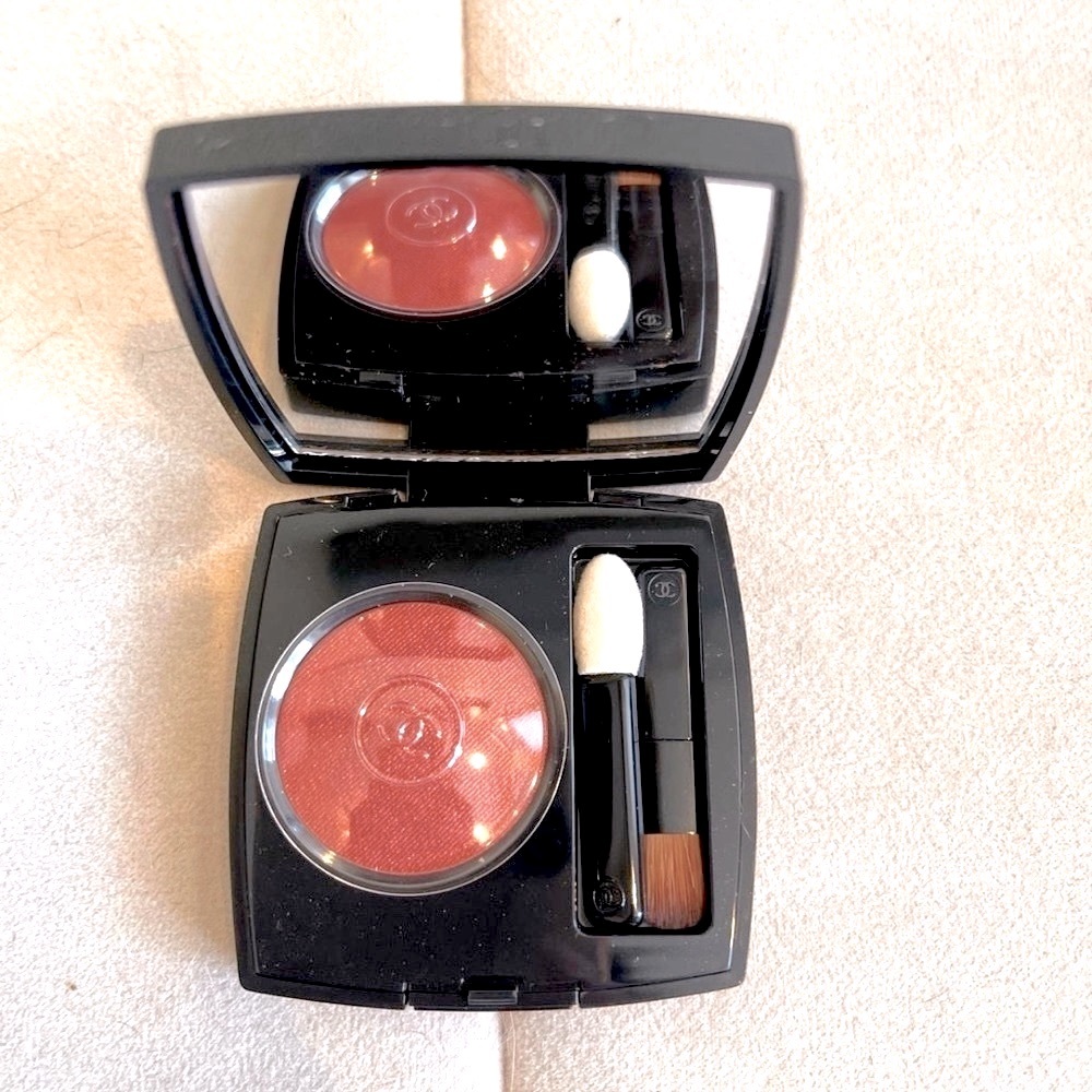 DÉSERT ROUGE OMBRE PREMIÈRE LONGWEAR POWDER EY